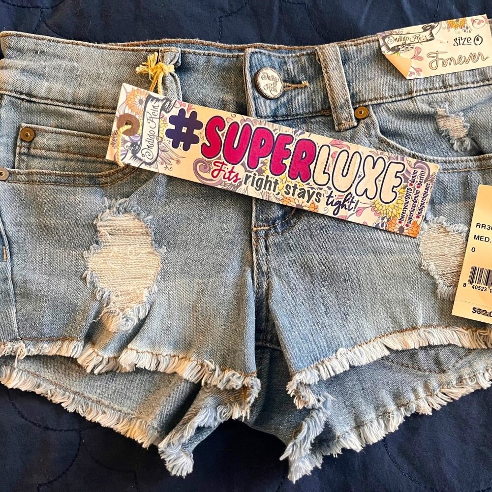 NWT Indigo Rein Distressed Denim Shorts (Size 0)
